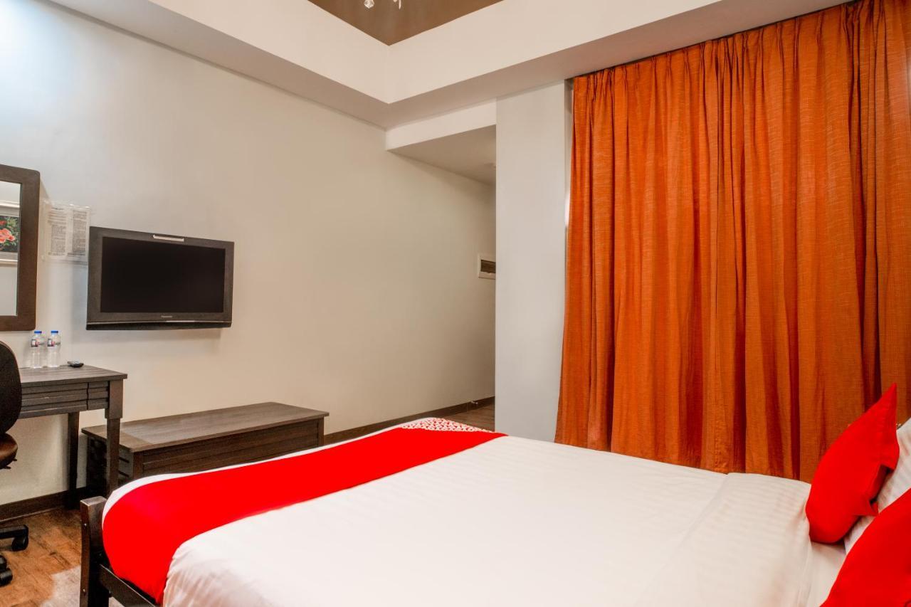 Oyo 579 Anisabel Suites Davao City Esterno foto