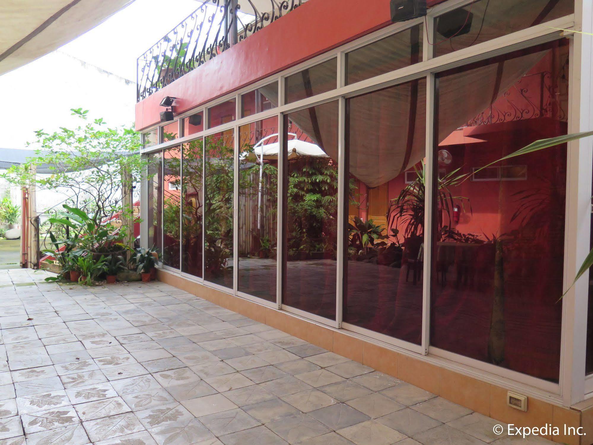 Oyo 579 Anisabel Suites Davao City Esterno foto