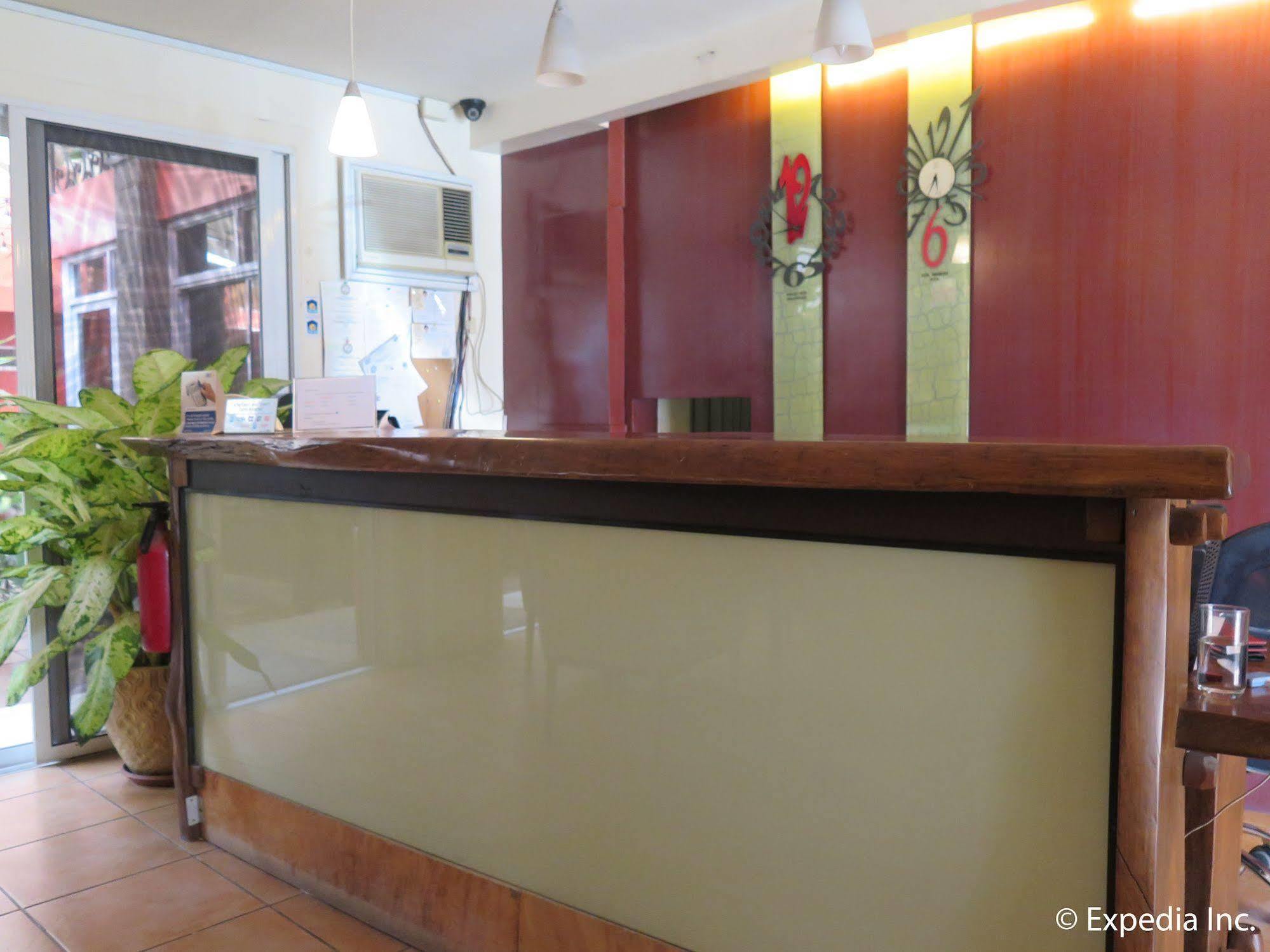 Oyo 579 Anisabel Suites Davao City Esterno foto
